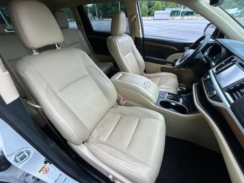 Used 2018 Toyota Highlander Limited Platinum w/ Protection Package #3 AWD/4WD image 23