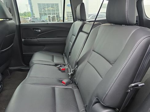Used 2017 Honda Pilot Touring image 5