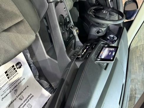 Certified 2025 Nissan Rogue SV image 30