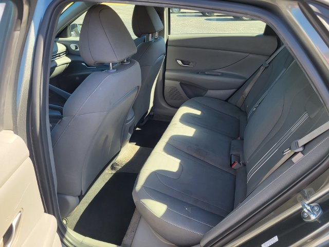 Used 2024 Hyundai Elantra SEL FWD image 11