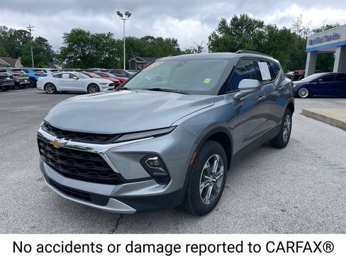 Used 2024 Chevrolet Blazer LT w/ Convenience Package FWD image 3