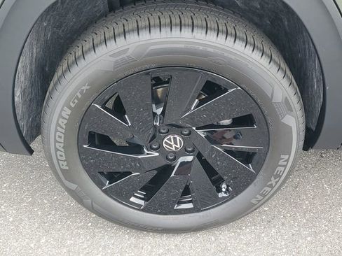 New 2026 Volkswagen Atlas SE FWD image 5