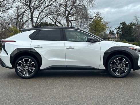 Certified 2023 Toyota bZ4X Limited image 3