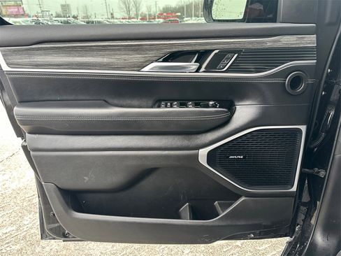 Used 2022 Jeep Wagoneer Series II w/ Premium Group I image 30