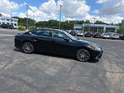 Used 2023 Lexus ES 350 w/ Accessory Package (Z2) FWD image 19
