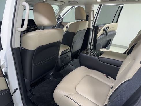 Used 2024 INFINITI QX80 Premium Select w/ Cargo Package image 30