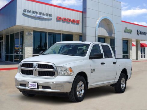 Used 2023 RAM 1500 Classic SLT w/ Electronics Group AWD/4WD image 2