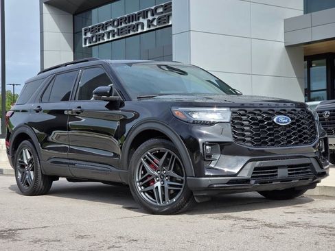Used 2025 Ford Explorer ST AWD/4WD image 2