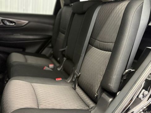 Used 2018 Nissan Rogue SV w/ Premium Package AWD/4WD image 14