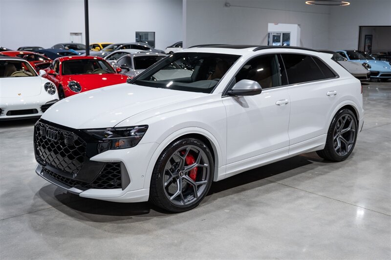 Used 2025 Audi RS Q8 performance AWD/4WD image 2