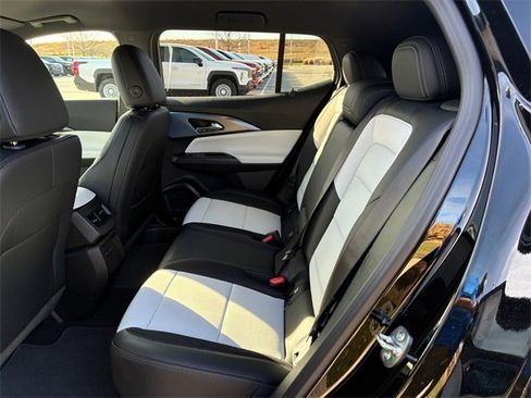 New 2026 Chevrolet Equinox EV LT image 17