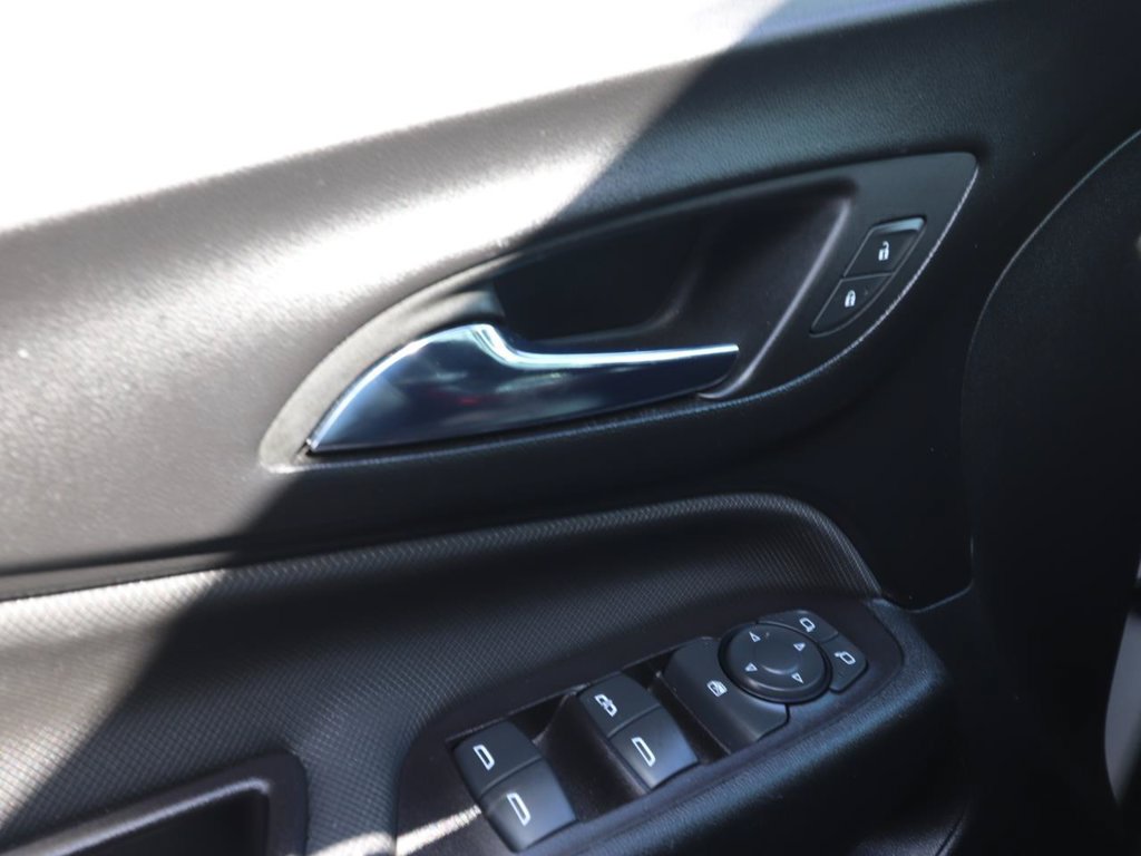Used 2022 Chevrolet Equinox RS w/ RS Leather Package FWD image 25