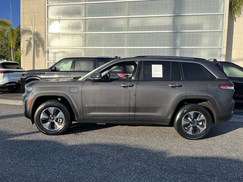 Used 2022 Jeep Grand Cherokee Limited 4xe image 2