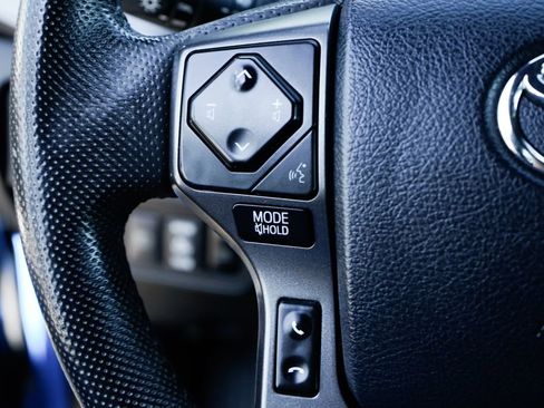 Used 2020 Toyota Tacoma TRD Off-Road w/ Technology Package image 20