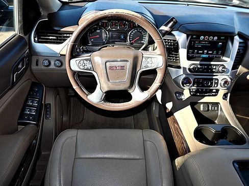 Used 2018 GMC Yukon XL SLT image 12