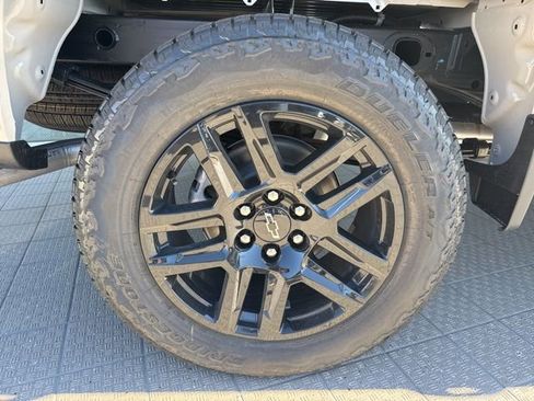 New 2026 Chevrolet Silverado 1500 Custom Trail Boss w/ Turbomax Blackout Package image 11