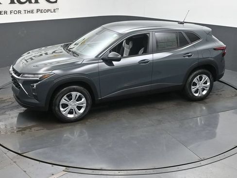 New 2026 Chevrolet Trax LS FWD image 22