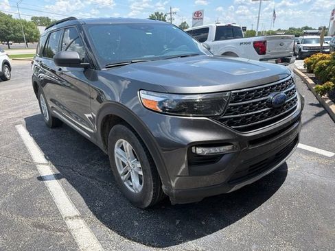 Used 2020 Ford Explorer XLT w/ Equipment Group 202A AWD/4WD image 2