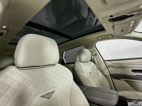 Certified 2023 Bentley Bentayga AWD/4WD image 22