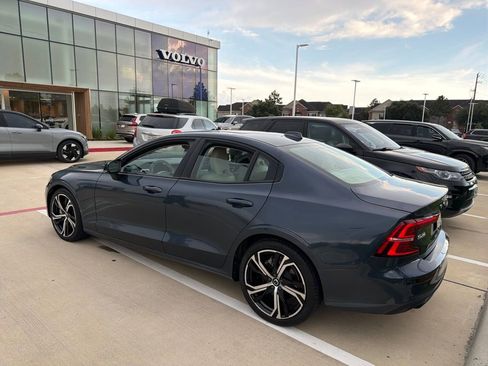 Used 2024 Volvo S60 B5 Core FWD image 8