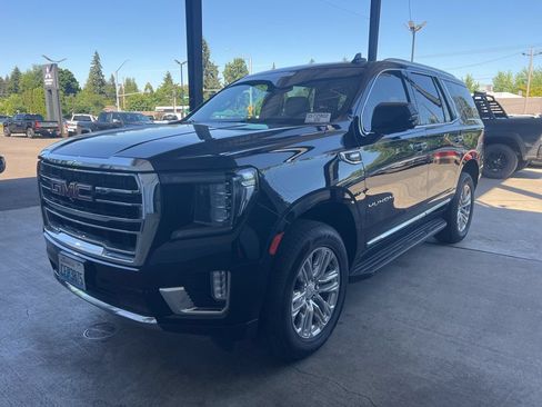 Used 2021 GMC Yukon SLT w/ SLT Luxury Package AWD/4WD image 2