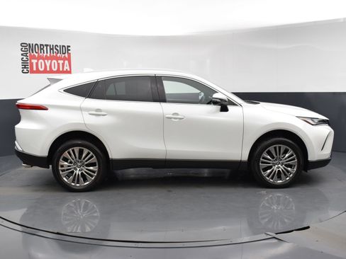 Used 2023 Toyota Venza Limited image 5