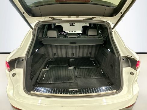Certified 2022 Porsche Cayenne AWD/4WD image 28
