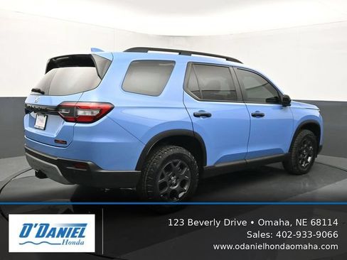 Used 2024 Honda Pilot TrailSport image 6