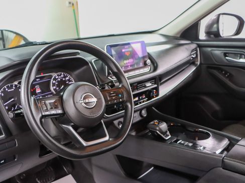 Used 2024 Nissan Rogue SV FWD image 22