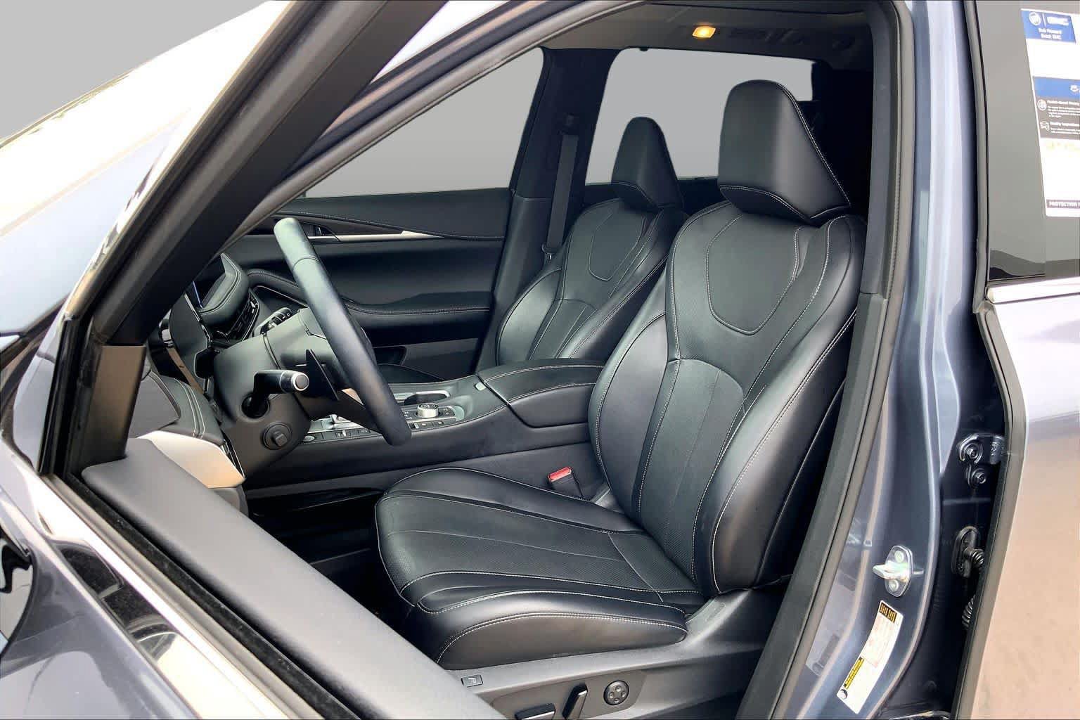 Used 2023 INFINITI QX60 Sensory w/ Vision Package FWD image 8