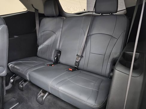 Used 2018 Buick Enclave Premium w/ Experience Buick Package FWD image 27