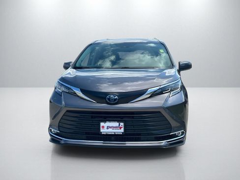 Certified 2023 Toyota Sienna XLE w/ XLE Plus Package FWD image 2