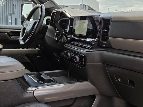 Used 2024 Chevrolet Silverado 2500 ZR2 w/ Technology Package AWD/4WD image 35