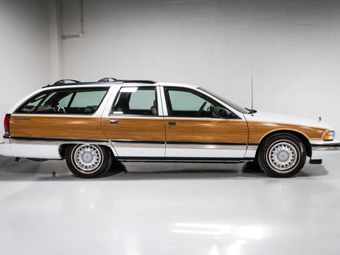 Used 1996 Buick Roadmaster Estate RWD image 2