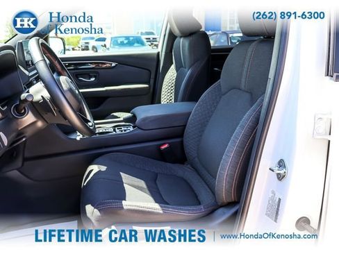 Certified 2025 Honda Pilot Sport image 9