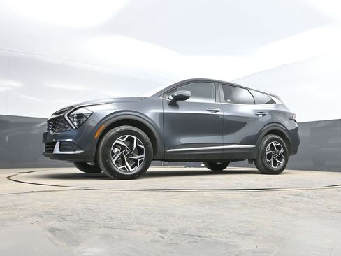 Used 2025 Kia Sportage LX image 34