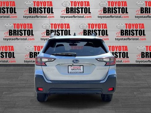 Used 2025 Subaru Outback Premium w/ Popular Package #1 AWD/4WD image 4