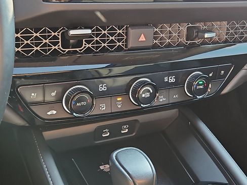 Used 2025 Honda Accord Touring image 16