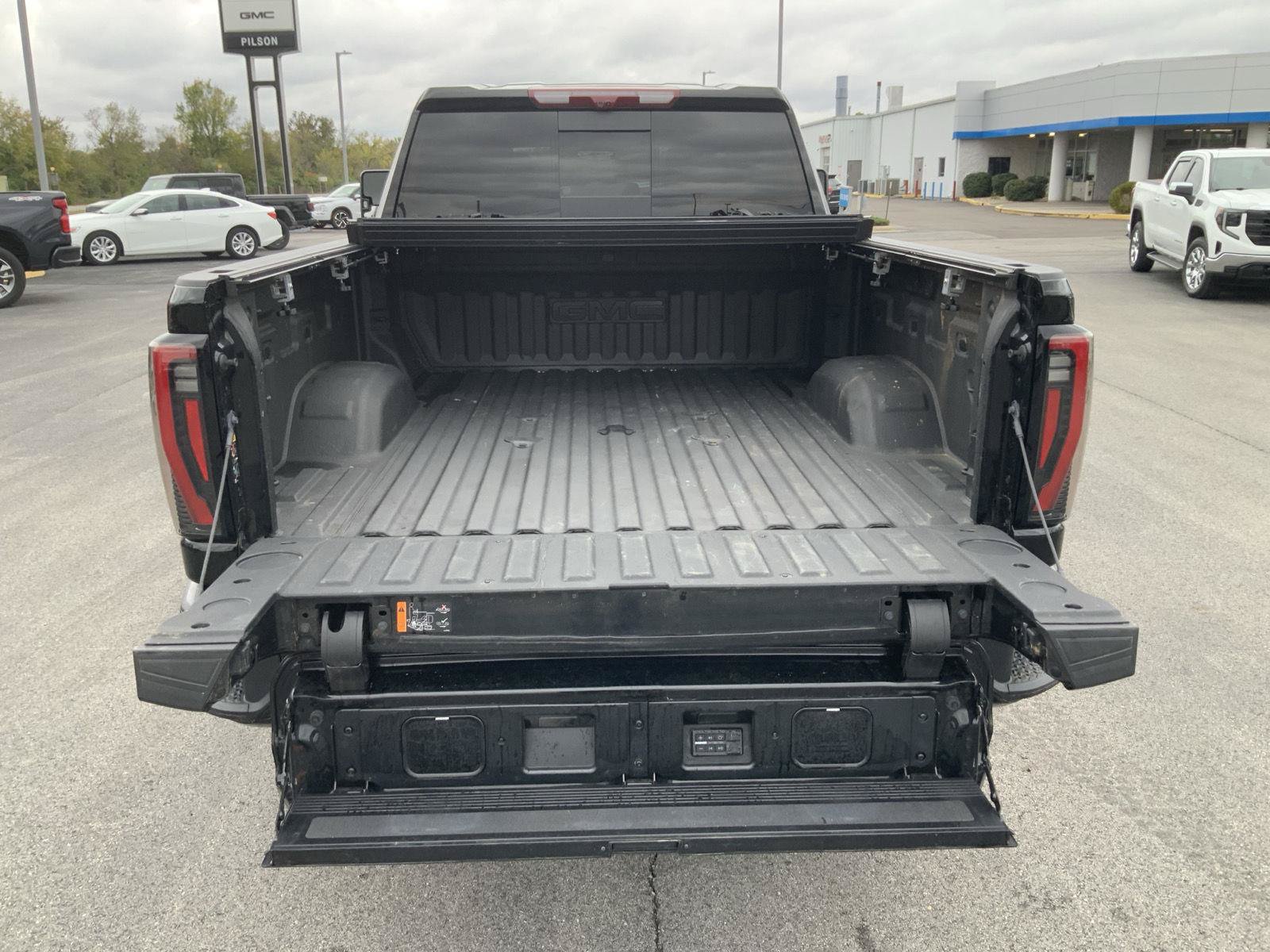 Used 2026 GMC Sierra 2500 AT4X AWD/4WD image 10