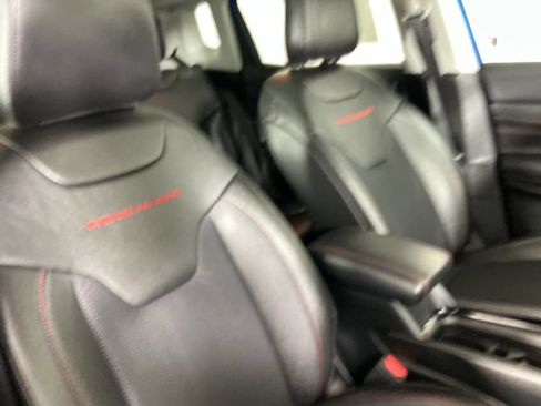 Used 2022 Jeep Compass Trailhawk w/ Sun and Sound Group AWD/4WD image 23