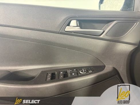 Used 2017 Hyundai Tucson SE w/ SE Popular Package 02 AWD/4WD image 17