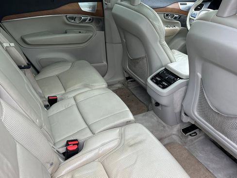 Used 2016 Volvo XC90 T6 Inscription w/ Vision Package AWD/4WD image 32