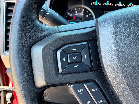 Used 2018 Ford F150 XLT w/ Equipment Group 302A Luxury AWD/4WD image 11