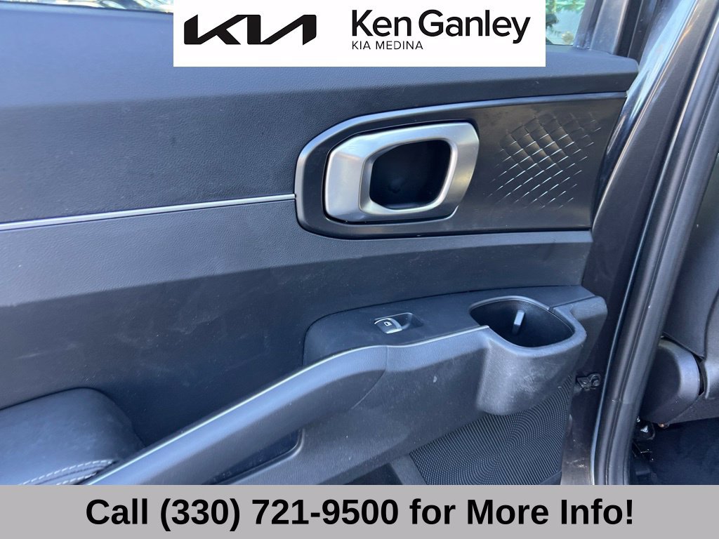 Certified 2022 Kia Sorento LX AWD/4WD image 44