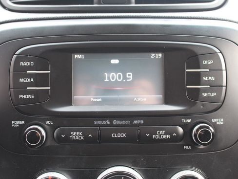 Used 2016 Kia Soul + image 20