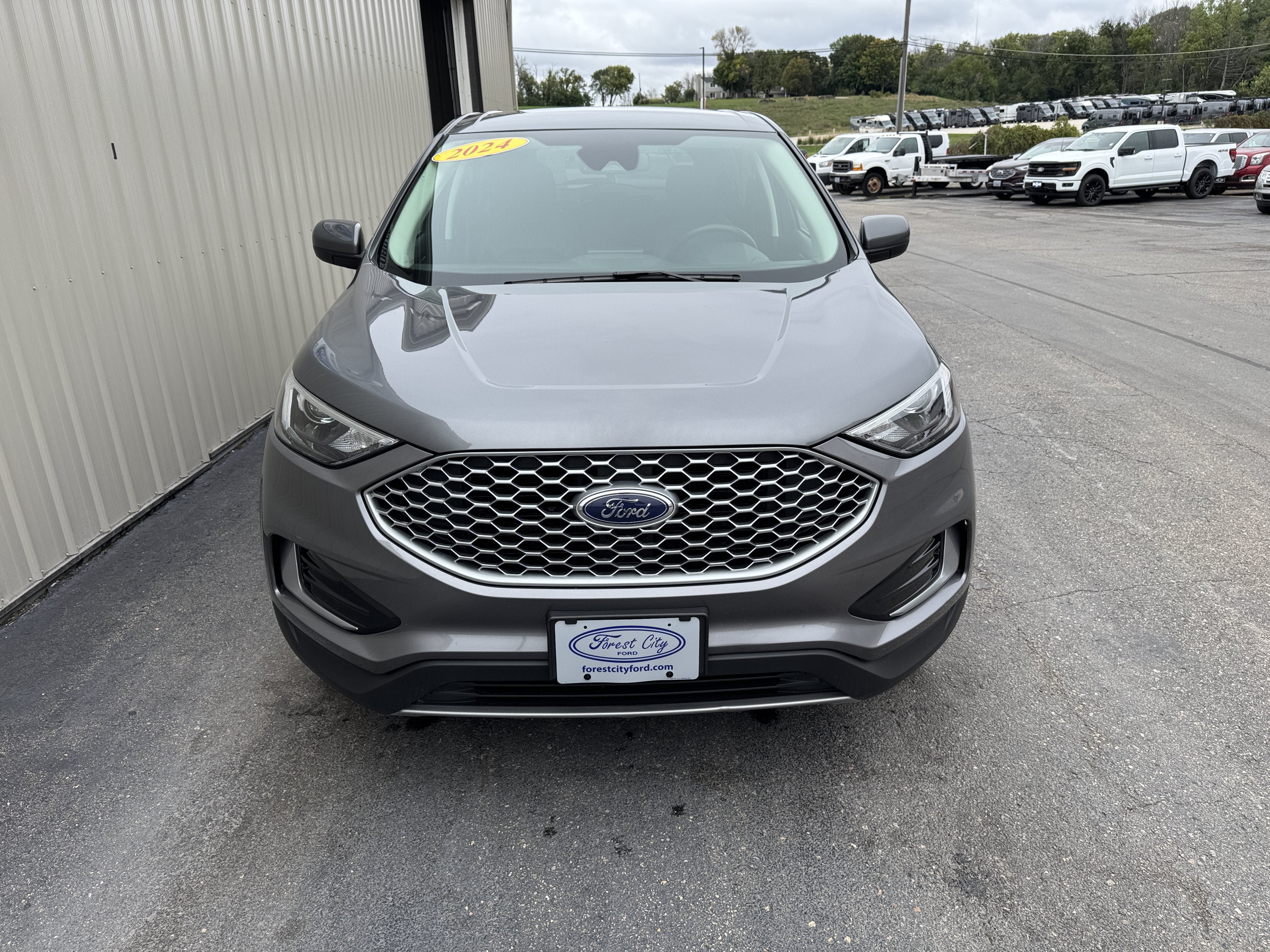 Used 2024 Ford Edge SEL AWD/4WD image 3