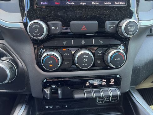 Used 2019 RAM 1500 Big Horn AWD/4WD image 17
