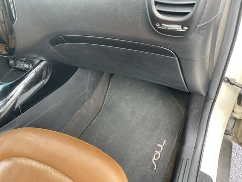 Used 2015 Kia Soul ! w/ Umber Package 1 FWD image 29