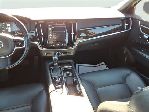 Used 2019 Volvo S90 T5 Momentum image 15
