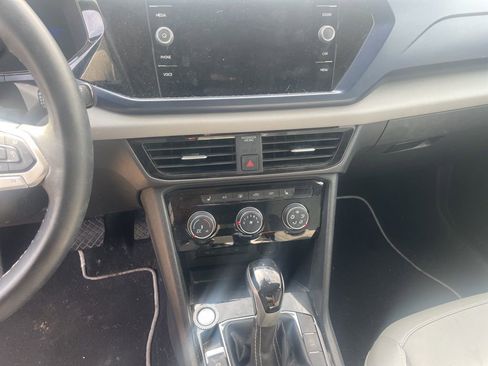 Used 2023 Volkswagen Taos SE w/ Black Wheel Package image 7